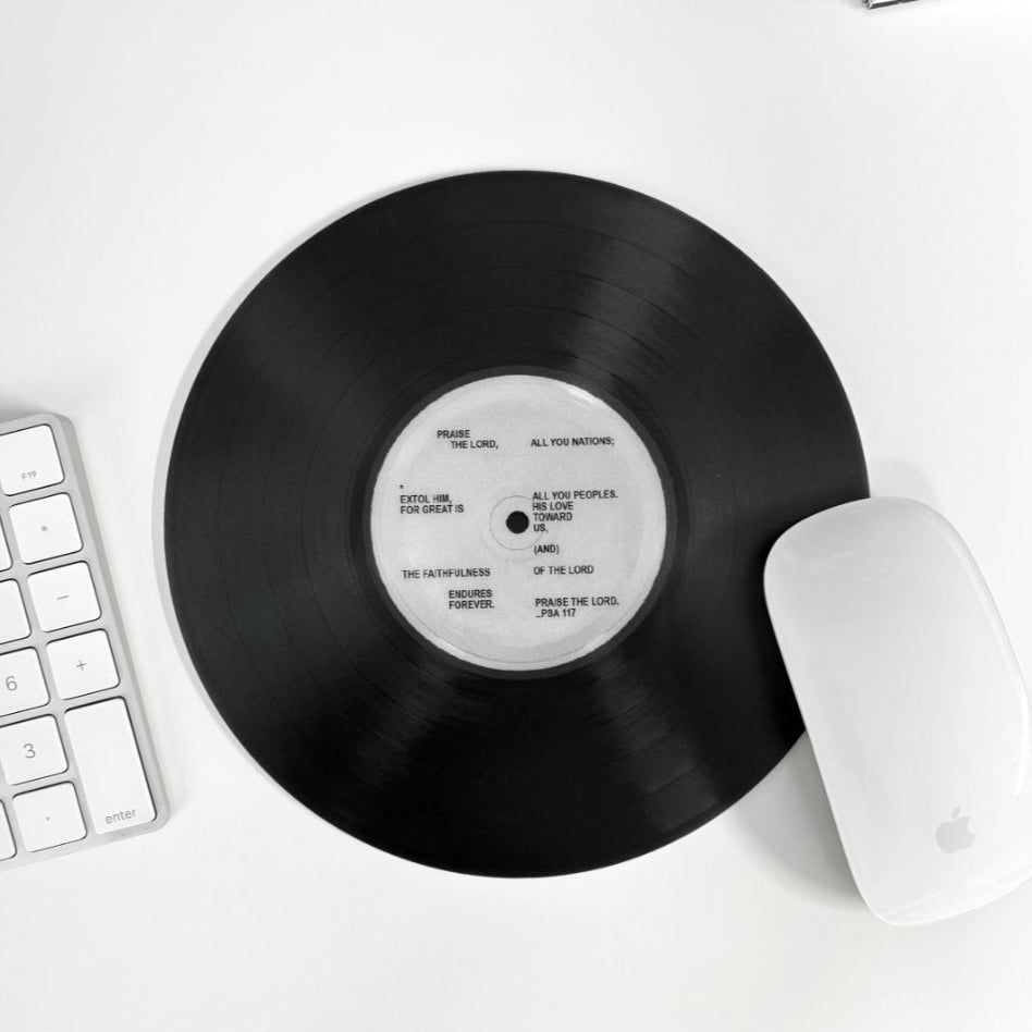 Psalm 117 Vinyl Record Mouse Pad – Christian Desk Accessory, Bible Verse Gift, Retro LP Design, Made in Korea