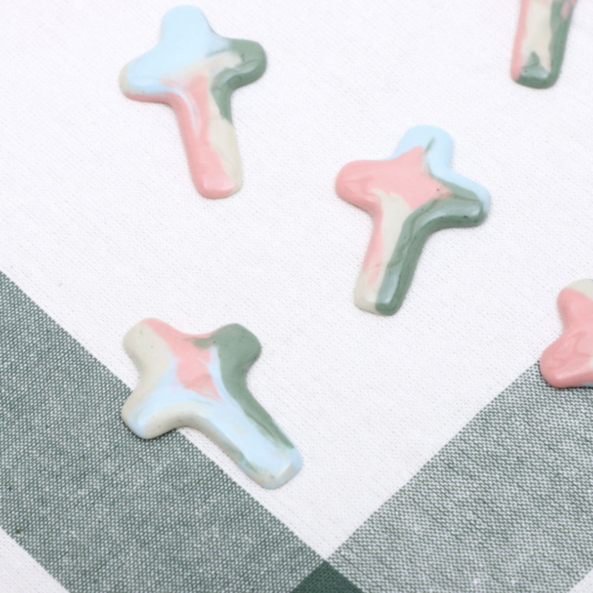 Handmade Marble Ceramic Cross Magnet – Pastel Christian Gift, Faith-Inspired Home Decor, Made in Korea