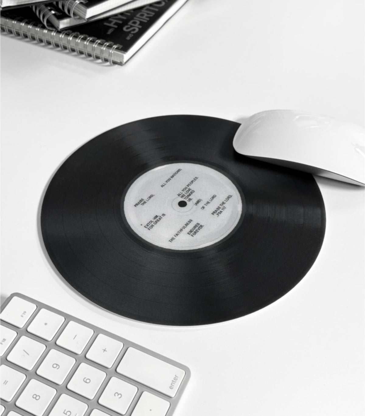 Psalm 117 Vinyl Record Mouse Pad – Christian Desk Accessory, Bible Verse Gift, Retro LP Design, Made in Korea